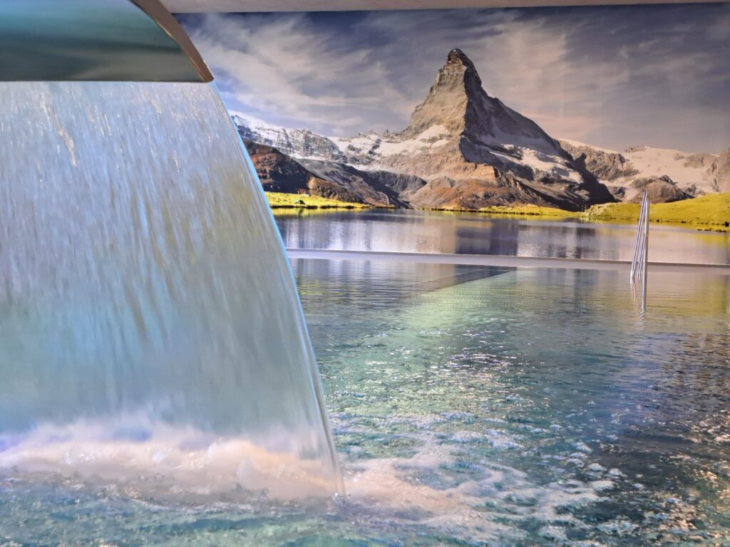 Wellnessbereich mit Matterhorn-Wandbild – Ferienwohnung in Täsch bei Zermatt