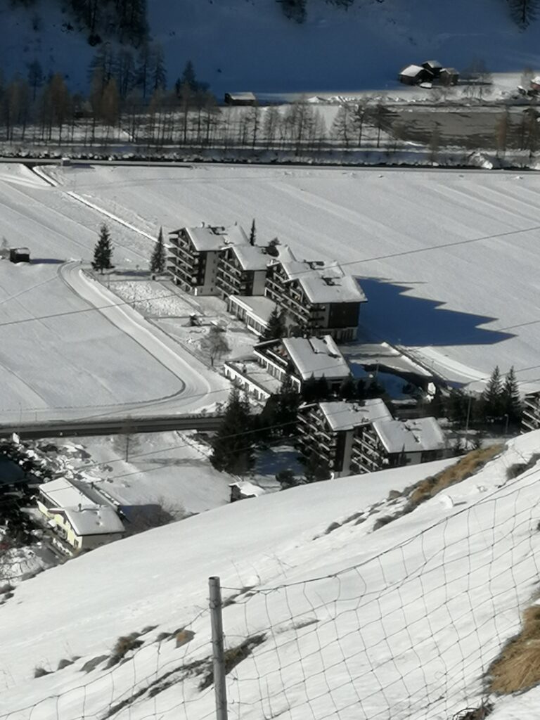 Verschneite Ferienanlage Monte Rosa – Ferienwohnung in Täsch bei Zermatt