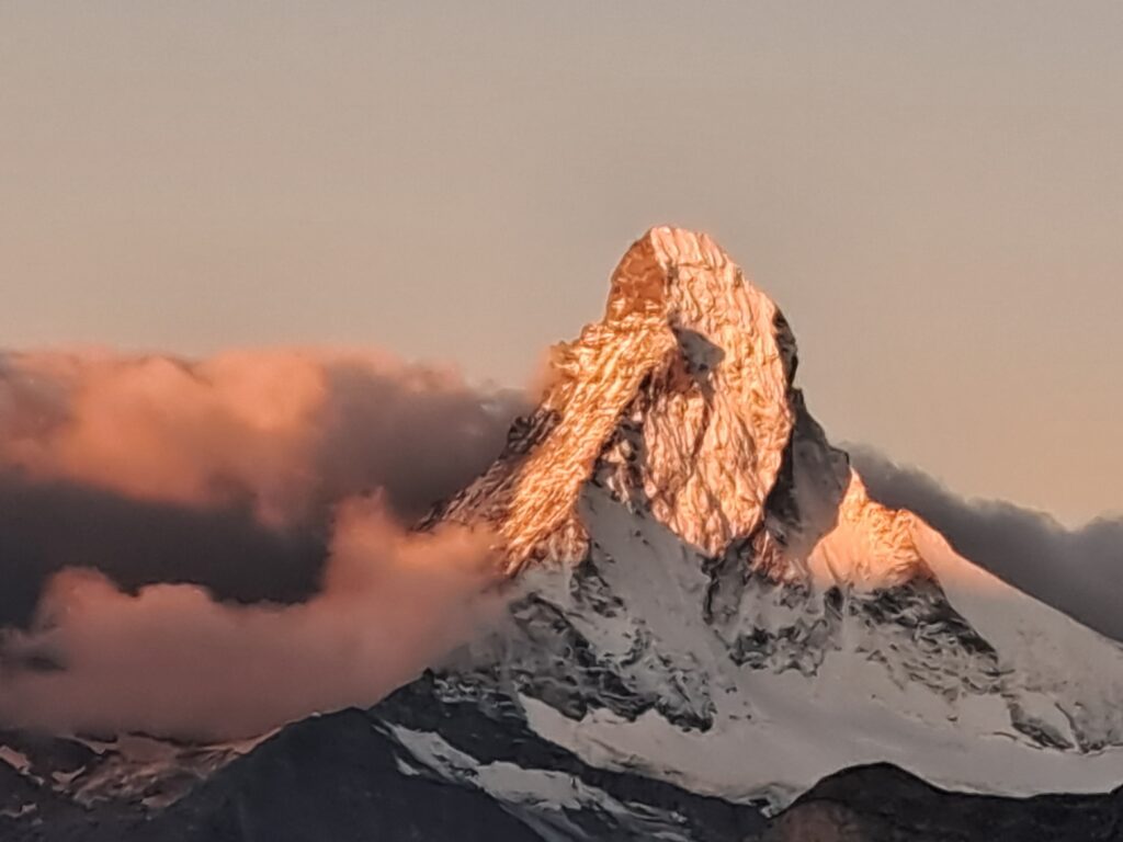 Matterhorn im Abendrot – Ferienwohnung in Täsch bei Zermatt