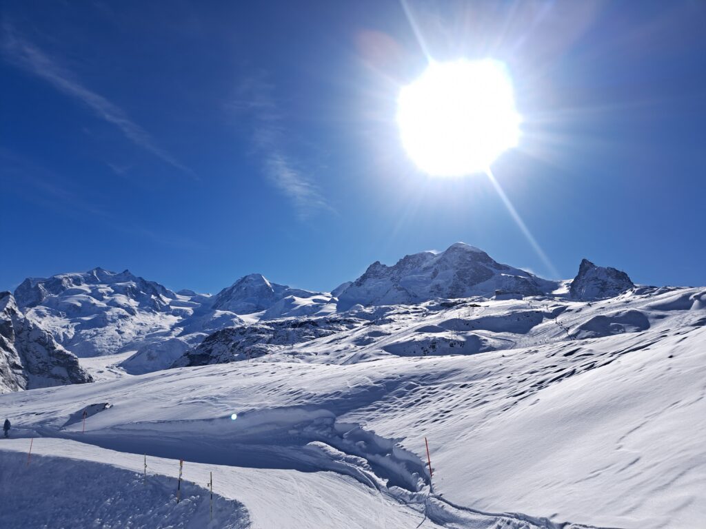 Winterlandschaft in der Sonne – Ferienwohnung in Täsch bei Zermatt